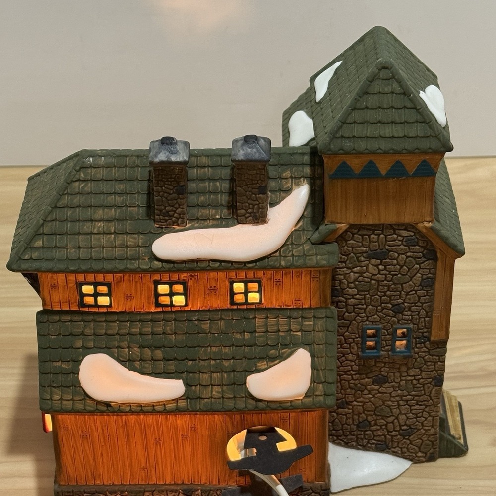Dept 56 New England Village Series Mc Grebe Cutters & Sleighs Box & Light 5640-5 - Picture 7 of 16